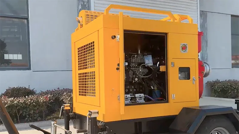 Pompe auto-amorçante montée sur remorque